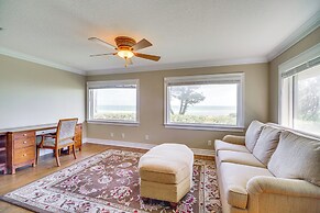 Beachfront Melbourne Beach Retreat w/ Pool Table!