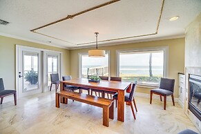 Beachfront Melbourne Beach Retreat w/ Pool Table!