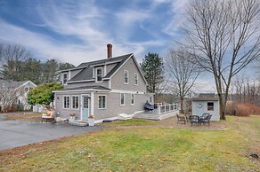 1 Mi to Drakes Island Beach: Cottage w/ Deck!