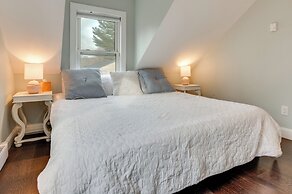 1 Mi to Drakes Island Beach: Cottage w/ Deck!
