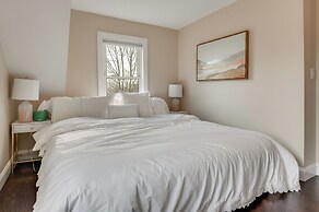 1 Mi to Drakes Island Beach: Cottage w/ Deck!