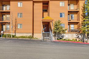 Walk to Lifts: Brian Head Condo w/ Ski Locker!