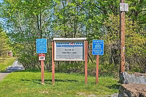 5 Mi to Kalahari Poconos: Home w/ Furnished Deck