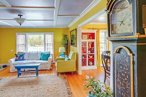 1 Mi to Dtwn: Beautiful Home in Williamstown!