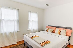 5 Mi to Potomac Mills: Gem w/ Fire Pit & Ps5!