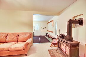 1 Mi to Sugarbush Resort: Dog-friendly Home!