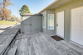 Lake-view Couple's Retreat in Hot Springs!