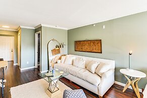 Lake-view Couple's Retreat in Hot Springs!