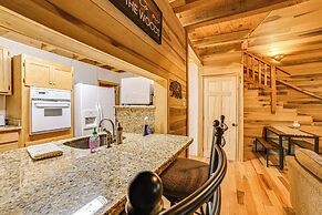 Steps to Kentucky Lake: Cozy Cabin w/ Deck!