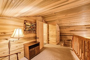 Steps to Kentucky Lake: Cozy Cabin w/ Deck!