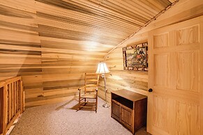 Steps to Kentucky Lake: Cozy Cabin w/ Deck!