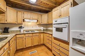 Steps to Kentucky Lake: Cozy Cabin w/ Deck!