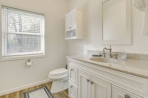 2 Mi to Lake Michigan: Home w/ Patio in Green Bay