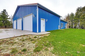 2 Mi to Lake Michigan: Home w/ Patio in Green Bay