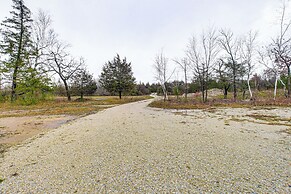 2 Mi to Lake Michigan: Home w/ Patio in Green Bay