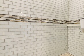 2 Mi to Lake Michigan: Home w/ Patio in Green Bay