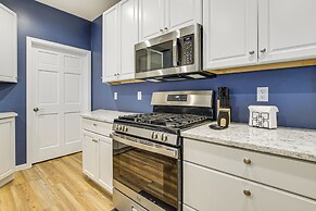 2 Mi to Lake Michigan: Home w/ Patio in Green Bay