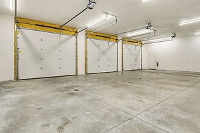 2 Mi to Lake Michigan: Home w/ Patio in Green Bay