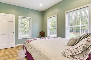 2 Mi to Lake Michigan: Home w/ Patio in Green Bay