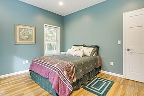 2 Mi to Lake Michigan: Home w/ Patio in Green Bay