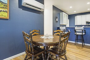 2 Mi to Lake Michigan: Home w/ Patio in Green Bay