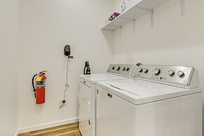 2 Mi to Lake Michigan: Home w/ Patio in Green Bay