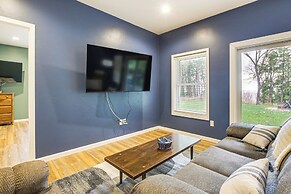 2 Mi to Lake Michigan: Home w/ Patio in Green Bay