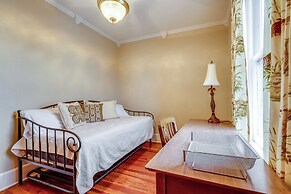 Walk to Garden & Restaurants: Zanesville Apartment