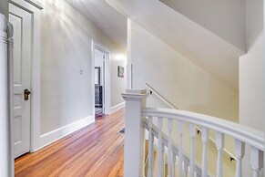 Walk to Garden & Restaurants: Zanesville Apartment