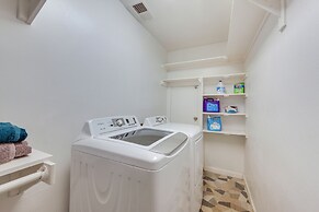 Lakefront Family Home w/ Pool in Streetman!