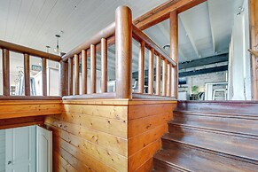 Lakefront Family Home w/ Pool in Streetman!