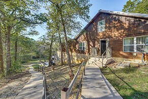 Lakefront Family Home w/ Pool in Streetman!