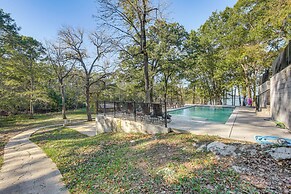 Lakefront Family Home w/ Pool in Streetman!