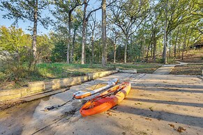 Lakefront Family Home w/ Pool in Streetman!