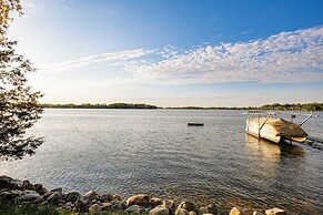 Scenic Home w/ Lake Washington Access & Fire Pit