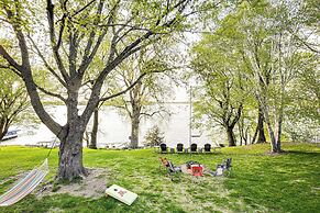 Scenic Home w/ Lake Washington Access & Fire Pit