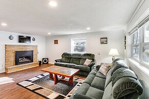 Scenic Home w/ Lake Washington Access & Fire Pit