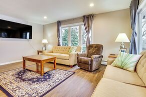 Scenic Home w/ Lake Washington Access & Fire Pit