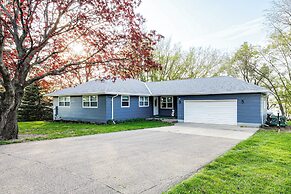 Scenic Home w/ Lake Washington Access & Fire Pit