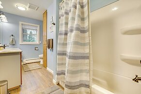 Scenic Home w/ Lake Washington Access & Fire Pit