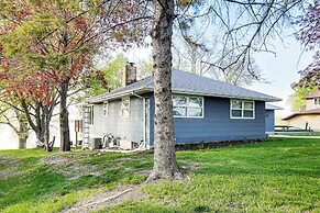 Scenic Home w/ Lake Washington Access & Fire Pit