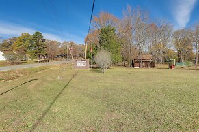 Nature Lover's Haven w/ Fire Pit in Pangburn!
