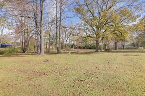 Nature Lover's Haven w/ Fire Pit in Pangburn!