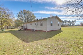 Nature Lover's Haven w/ Fire Pit in Pangburn!