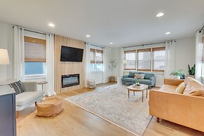 Patio & Lake Views: Family-friendly Canton Retreat