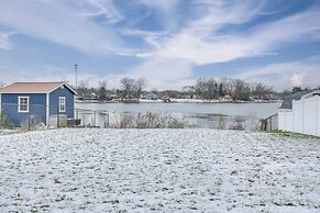 Patio & Lake Views: Family-friendly Canton Retreat