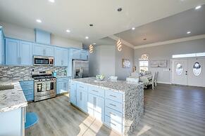 Day Trip to Yosemite: Spacious Home w/ Fireplace