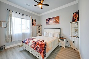 Day Trip to Yosemite: Spacious Home w/ Fireplace