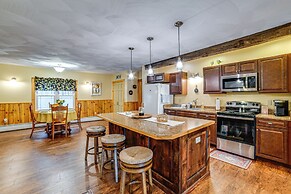 Lisle Apt: 4 Mi to Dorchester Lake!