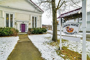 Lisle Apt: 4 Mi to Dorchester Lake!